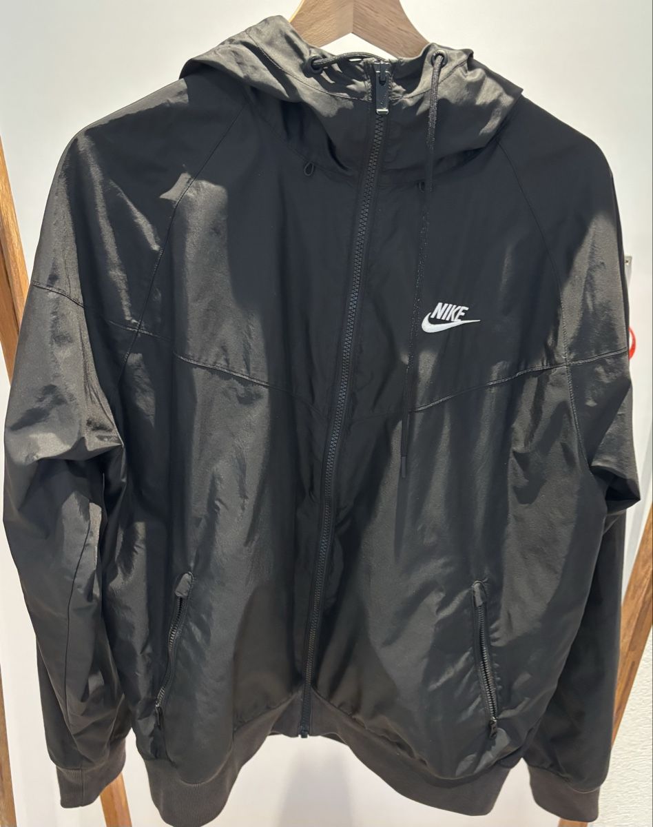 Nike Jacken: Nike wind jacket black size S – Neu (gemäss Beschreibung) aus Zürich von william933